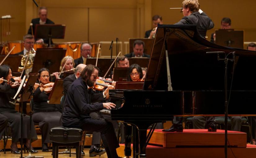 CSO shines under Mäkelä’s baton in trio performance of Brahms, Boulez,&nbsp;Dvořák