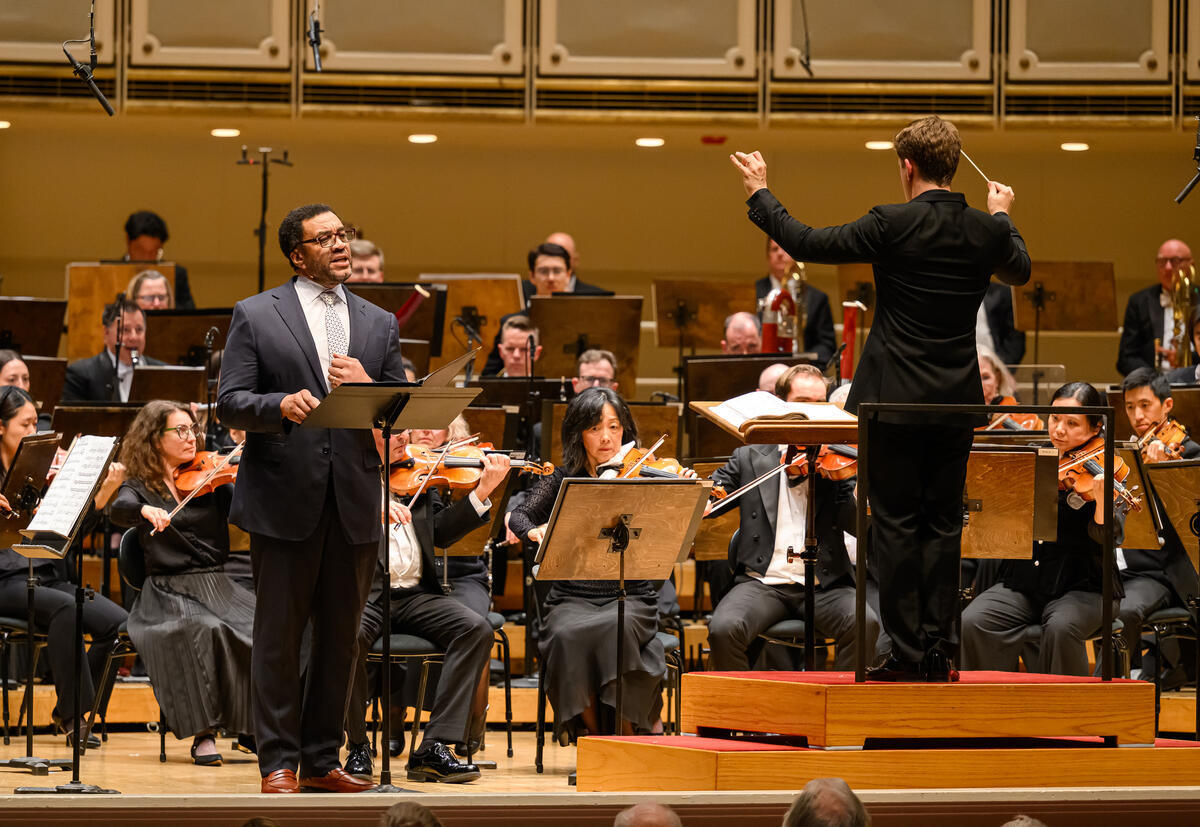 Joshua Weilerstein conducts a richly varied program of American classics in Chicago